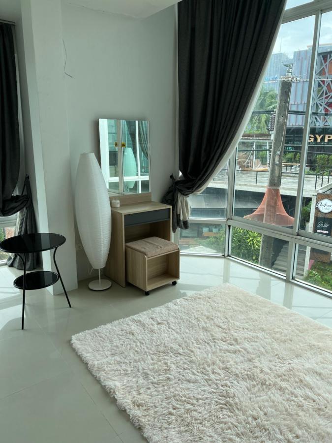 The Chu Cafe / Guesthouse Nai Harn Extérieur photo