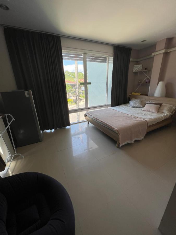 The Chu Cafe / Guesthouse Nai Harn Extérieur photo