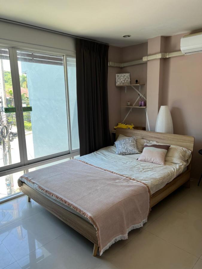 The Chu Cafe / Guesthouse Nai Harn Extérieur photo