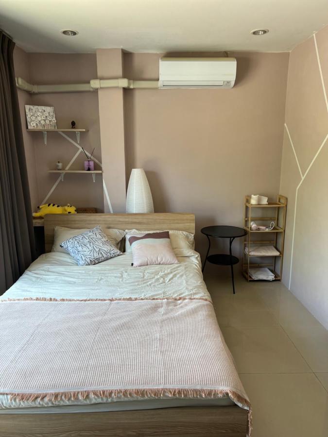 The Chu Cafe / Guesthouse Nai Harn Extérieur photo
